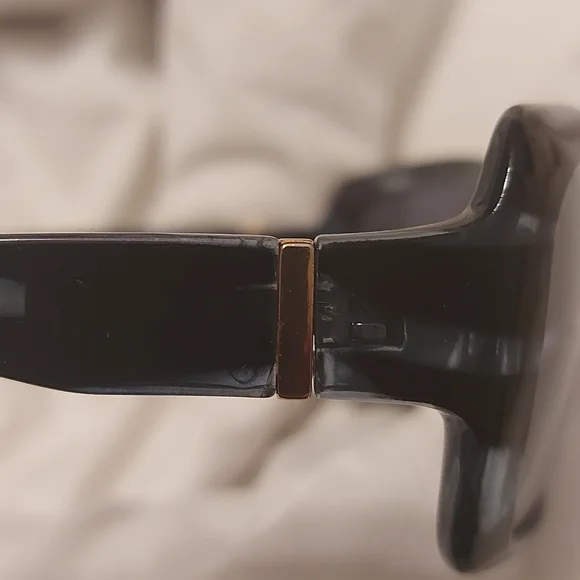 Foster grant sunglasses square shape grey tones but gold coloue at hinge - Picture 4 of 9